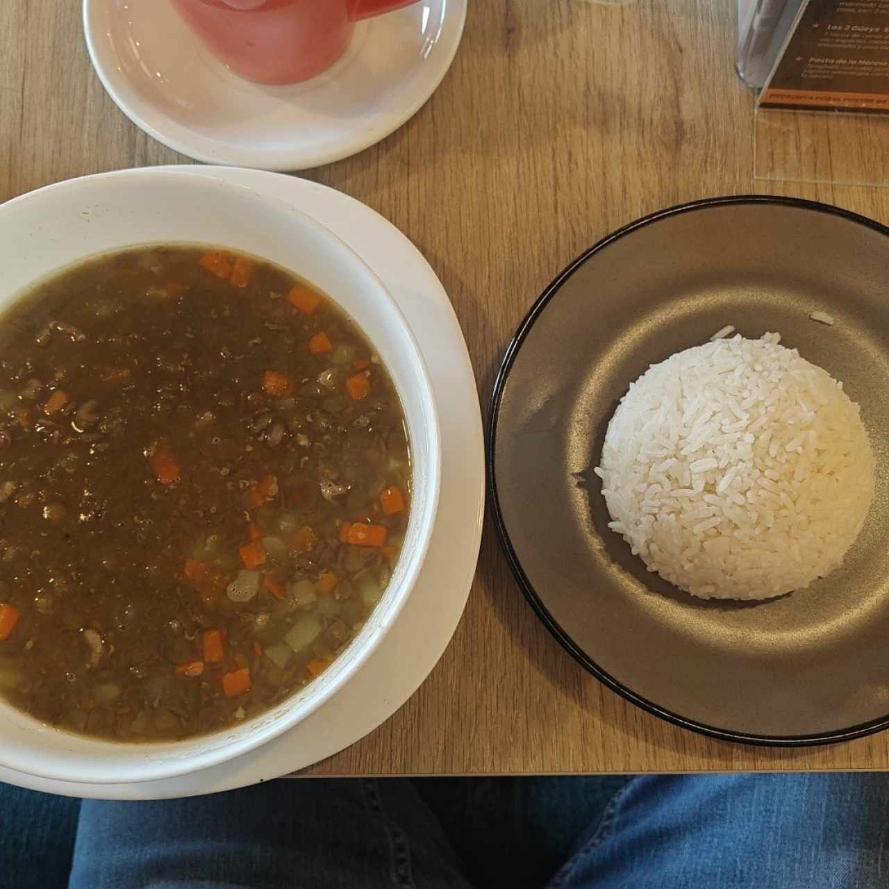 Crema de lentejas con carne de res