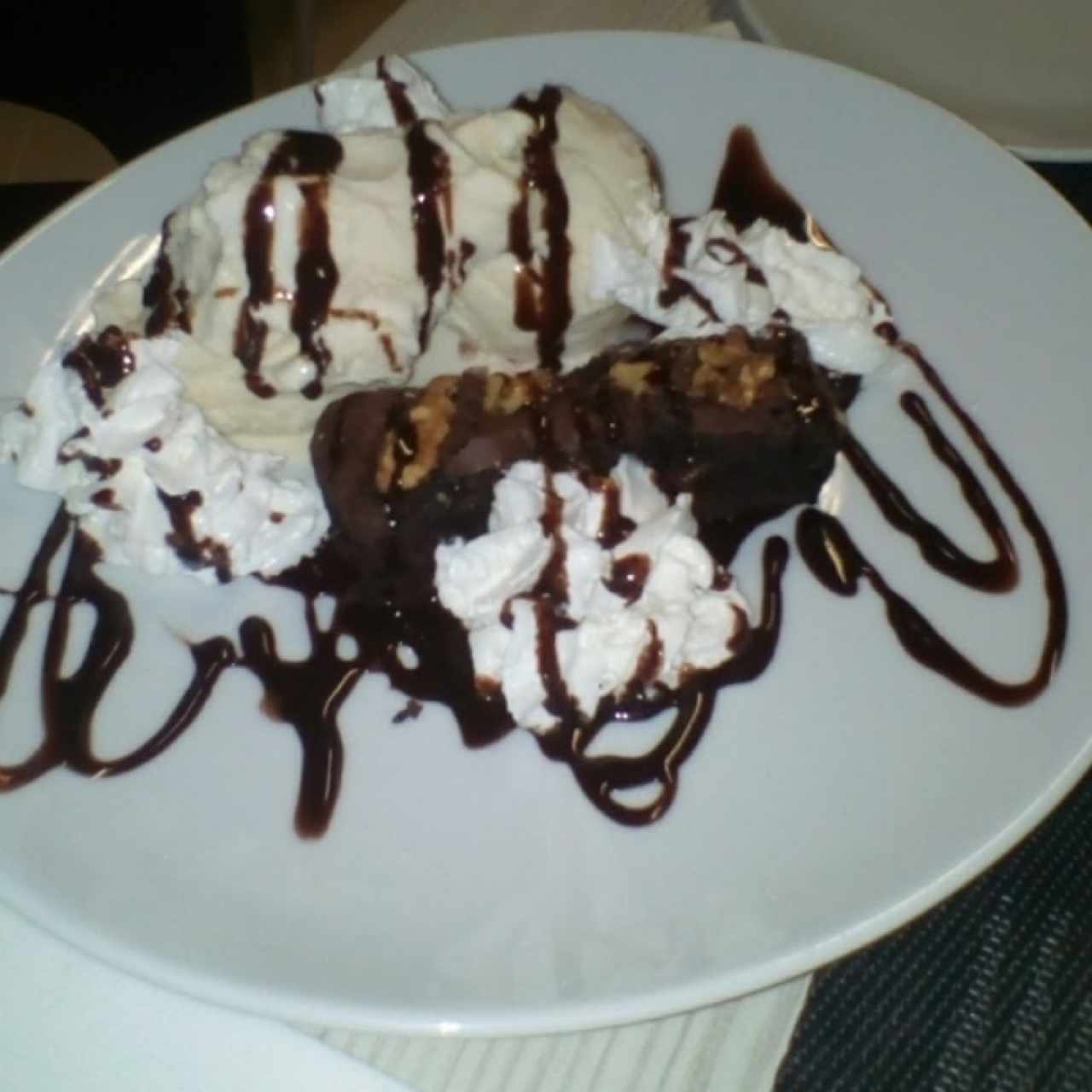 brownie con helado 