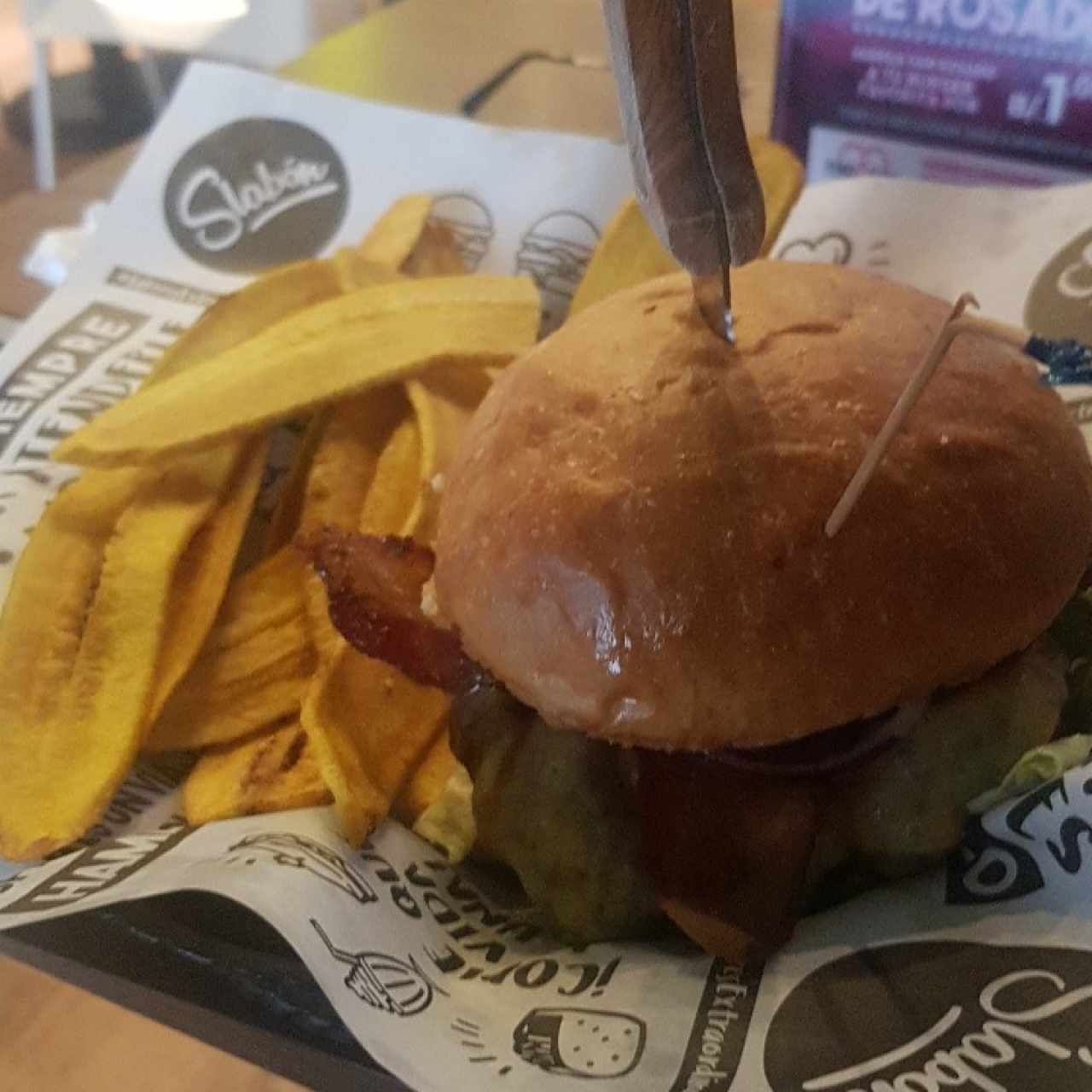 tradicional hamburguesa 