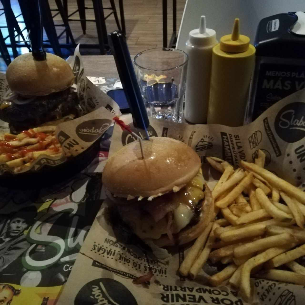 cheese balcón burger