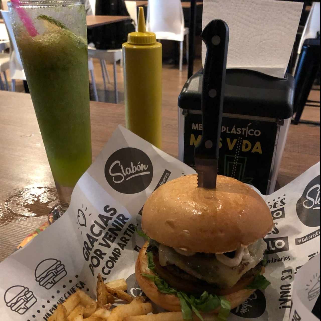 Madrileña burguer - Limonada con yerbabuena