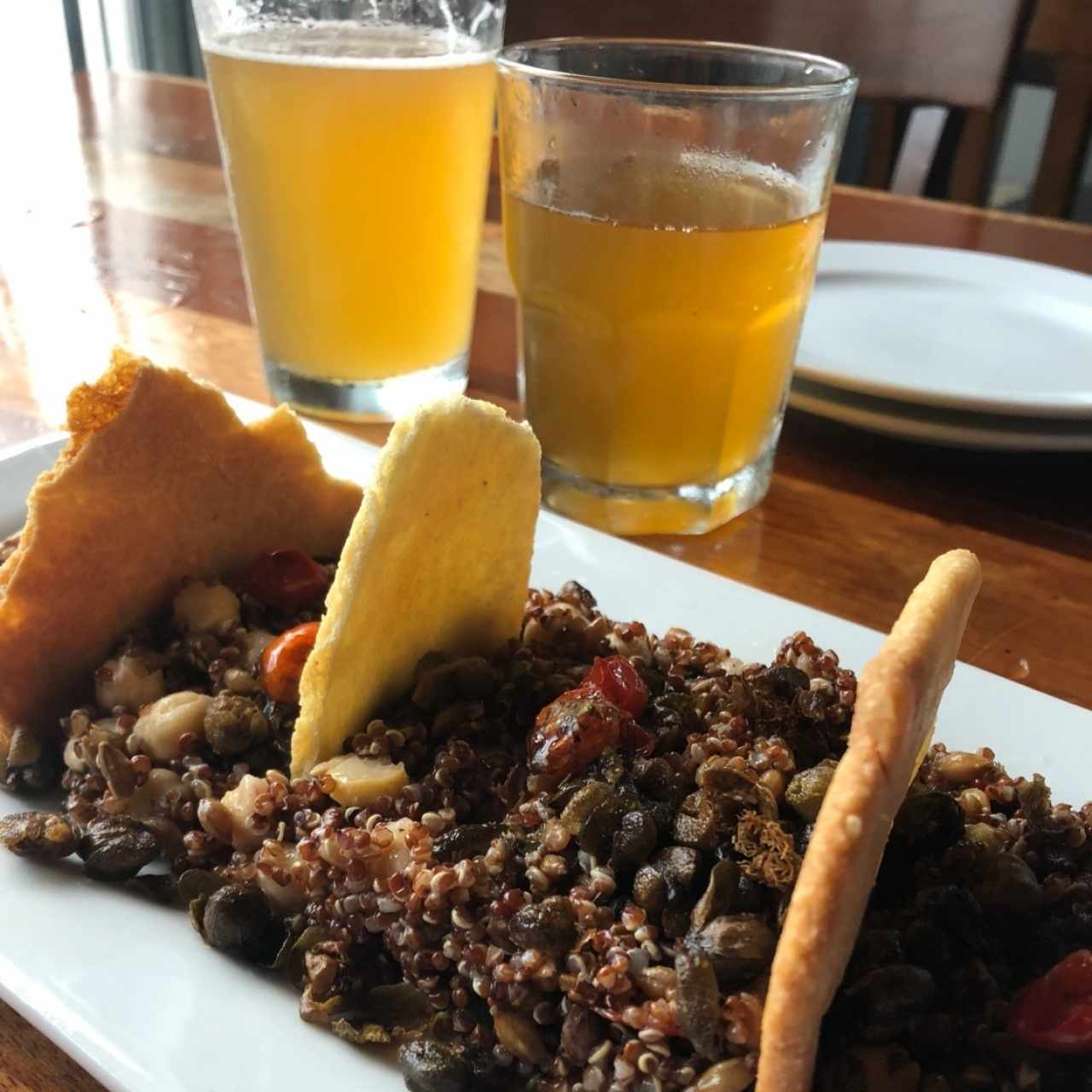 ensalada cervecero, es con quinoa y garbazos 