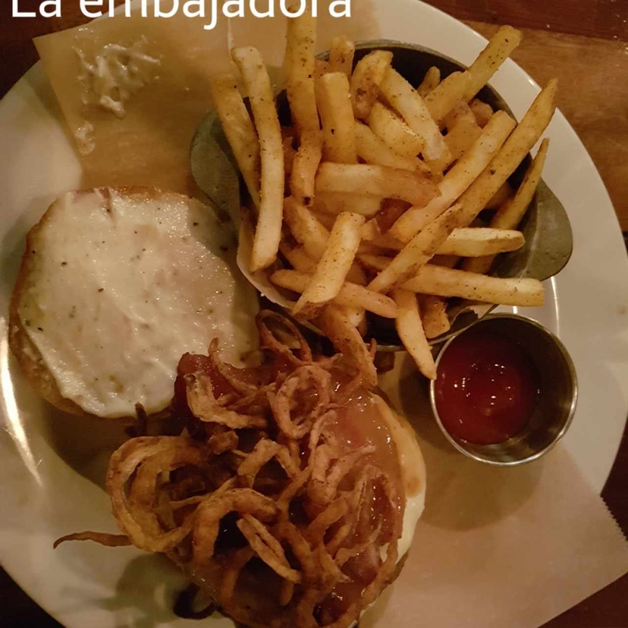 hamburguesa la embajadora 