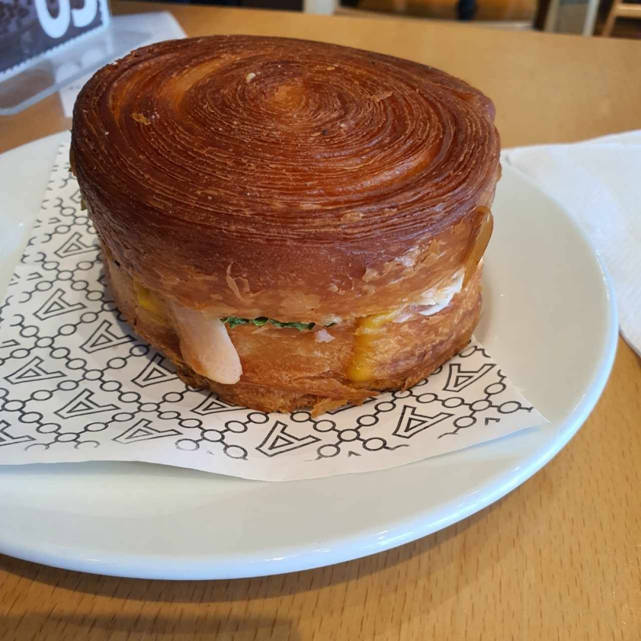 Croissant Relleno de Salmón