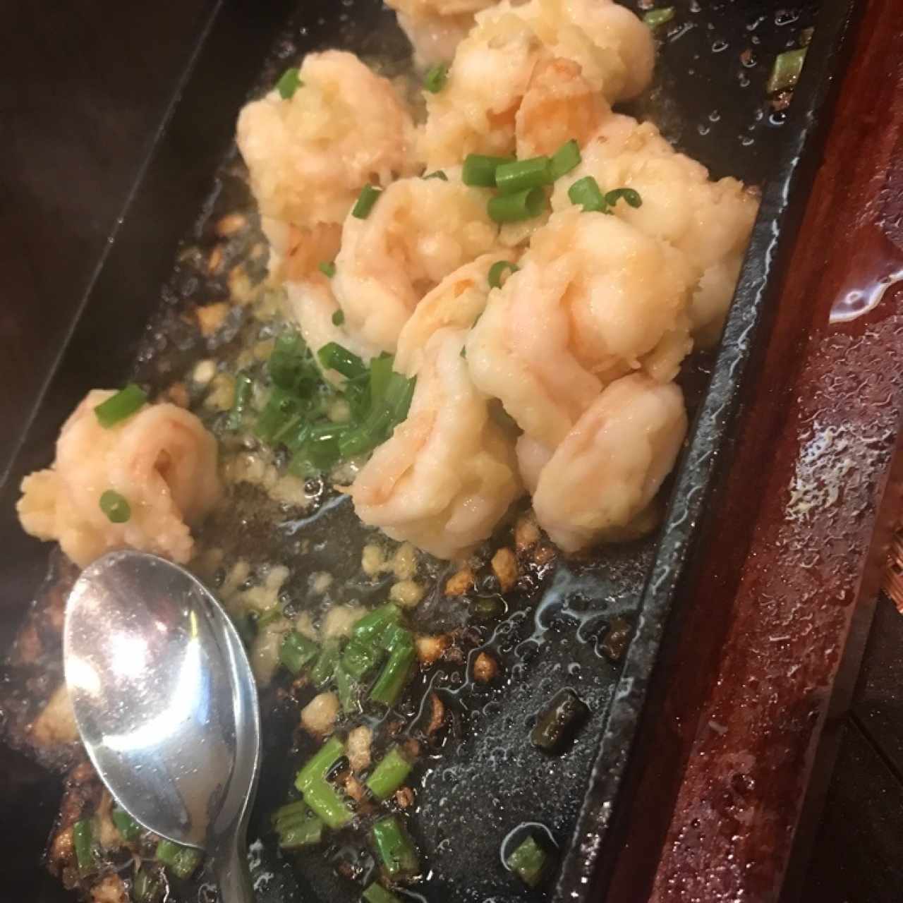 Langostinos horneados con ajo