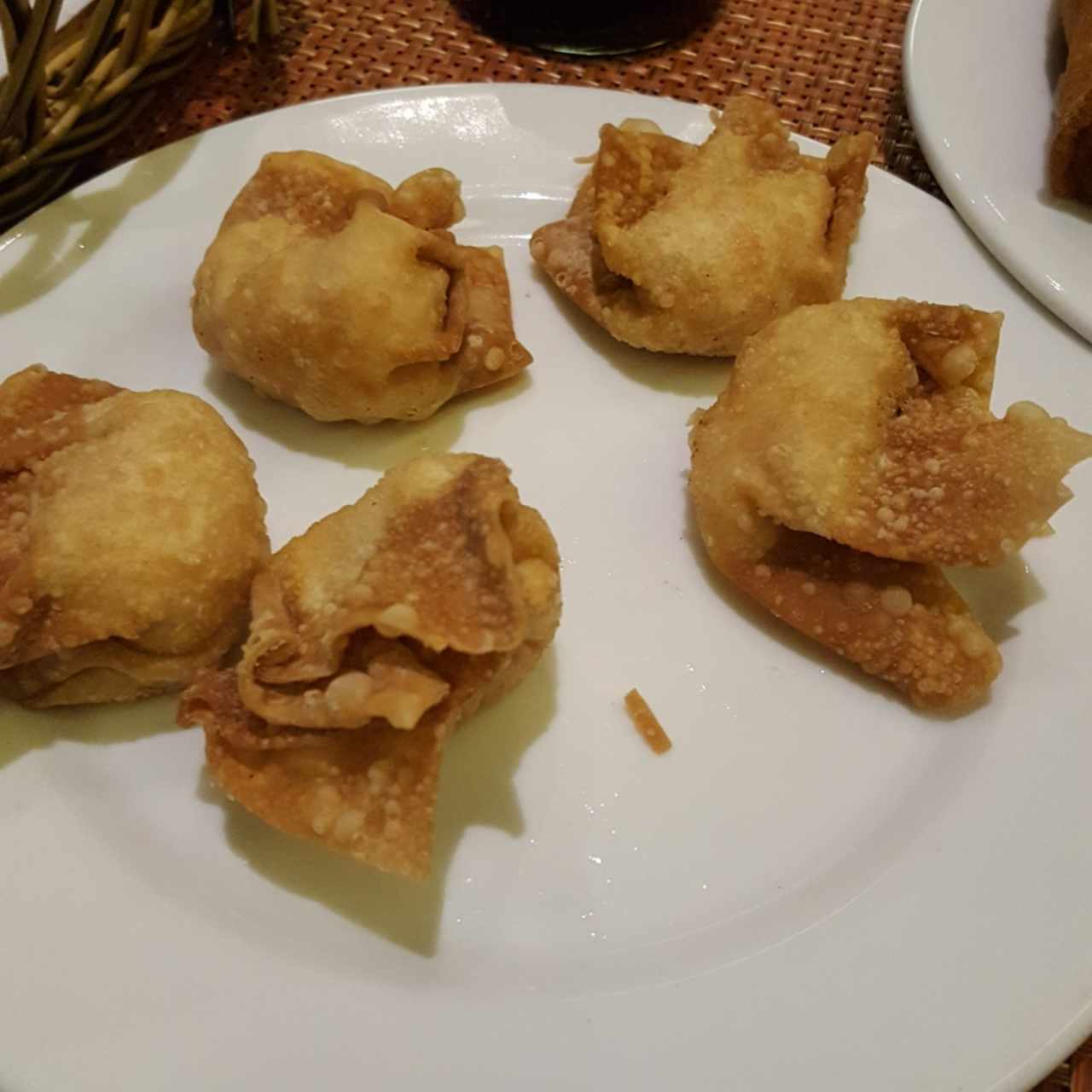 Wanton relleno de camarones (frito o al vapor)