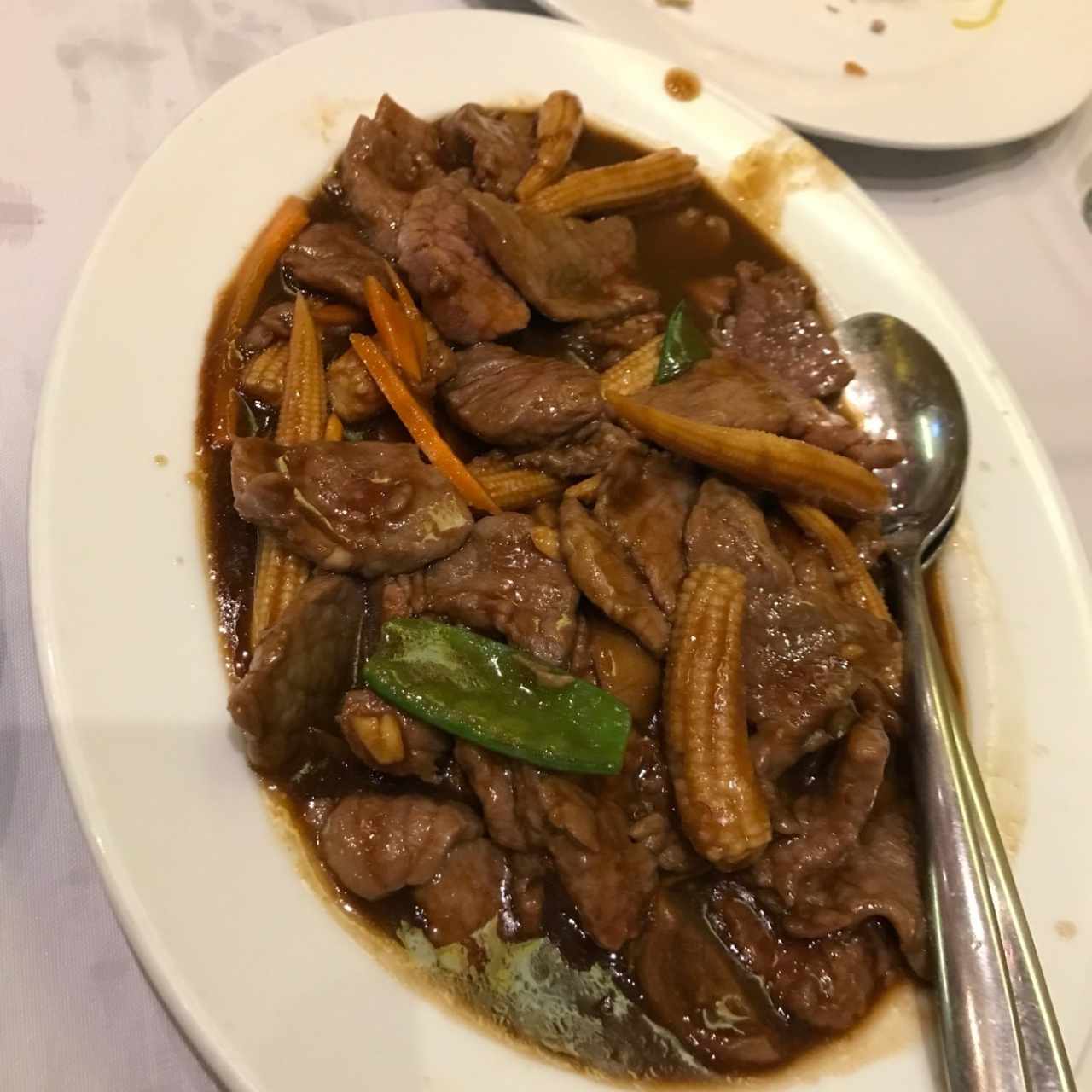 Carne con hongos y jojoticos 