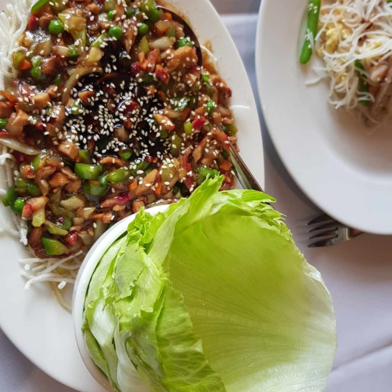 hojas de lechuga rellena