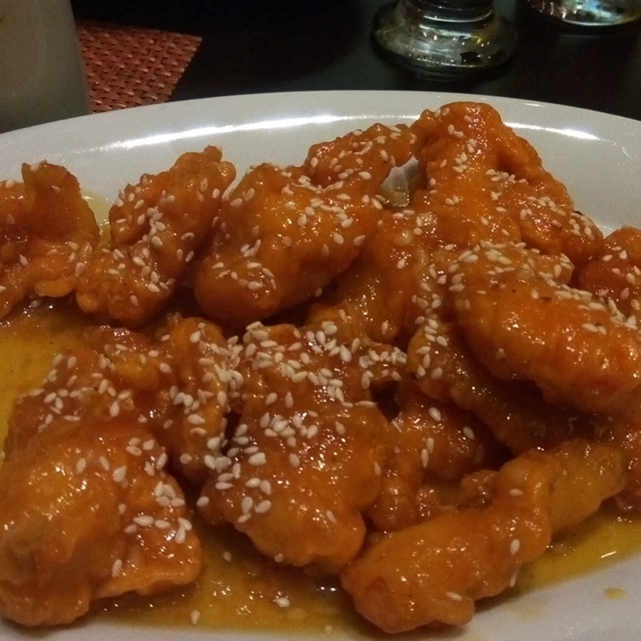 Pollo con miel y ajonjolí