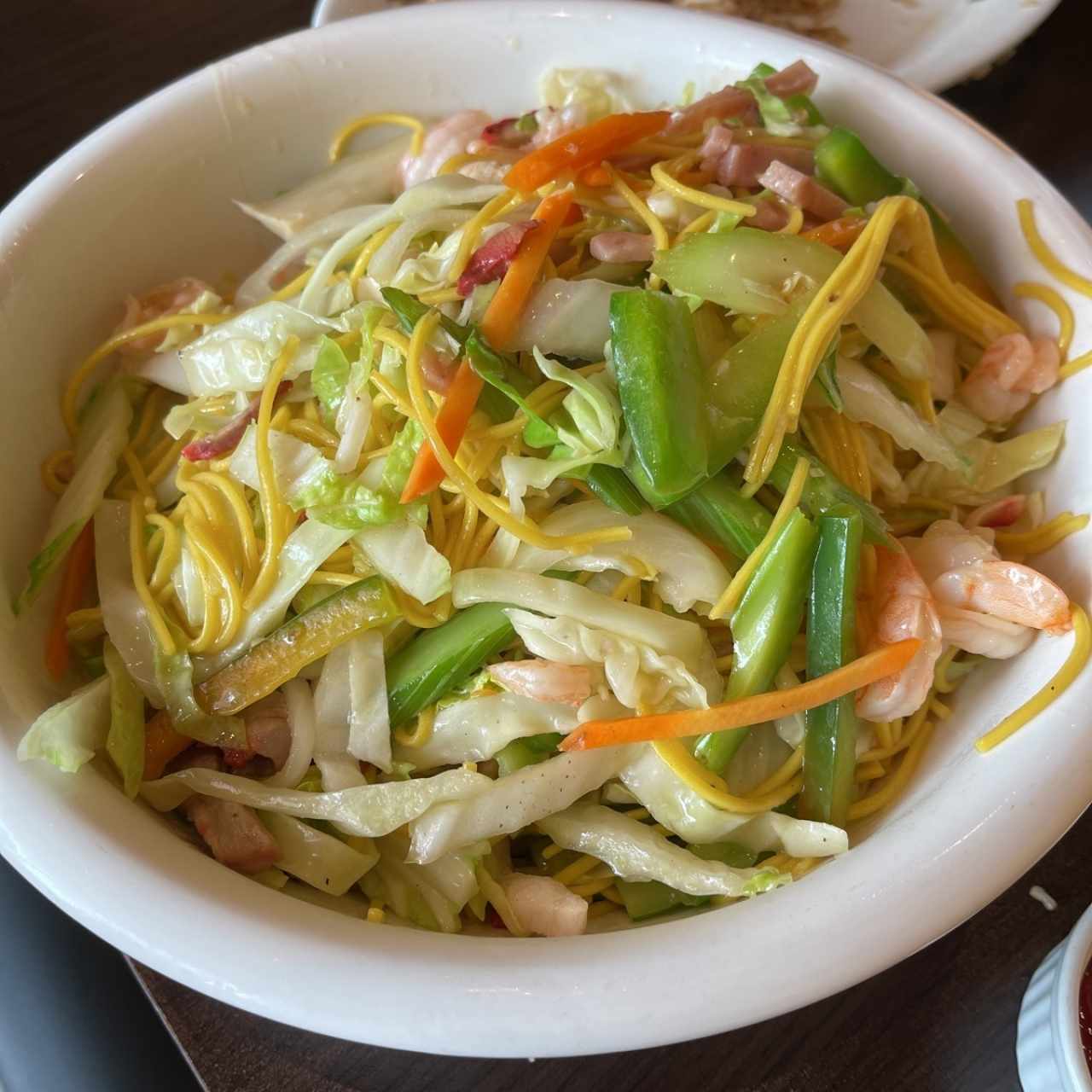 40 - Chow Mein Especial (pollo, puerco, jamón, camarones)