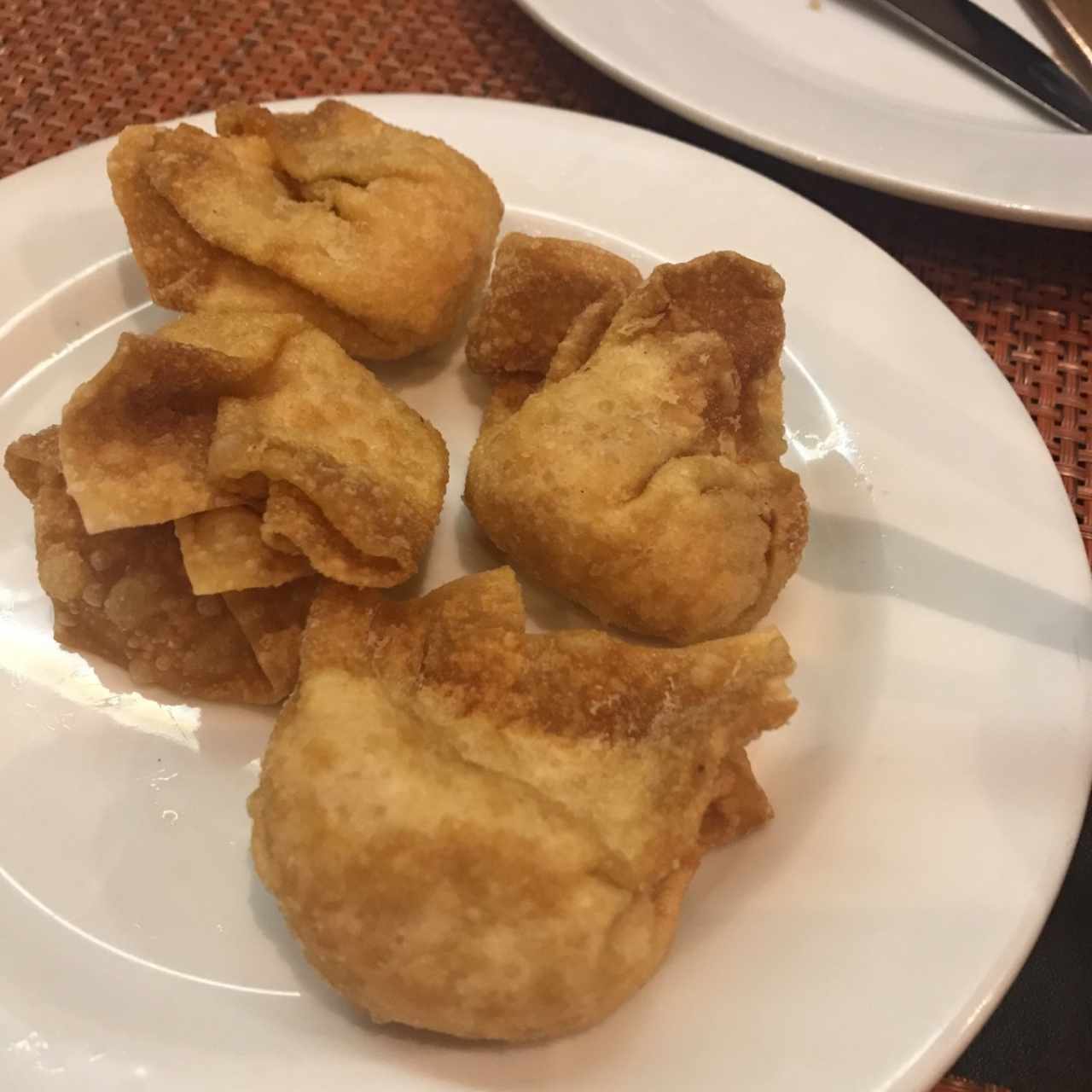 Wanton relleno de camarones (frito o al vapor)