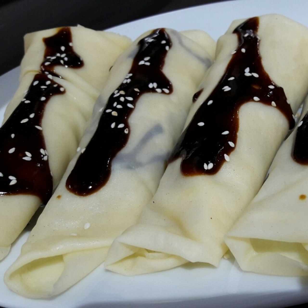 Crepes de pollo con salsa de ciruela