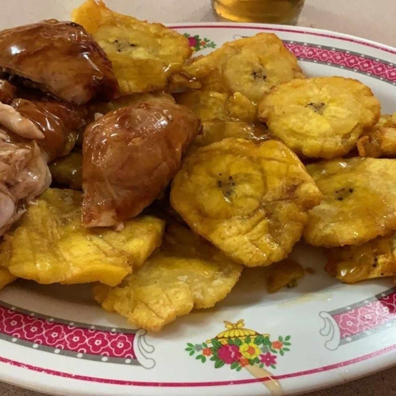 1/4 de Pollo con Patacones