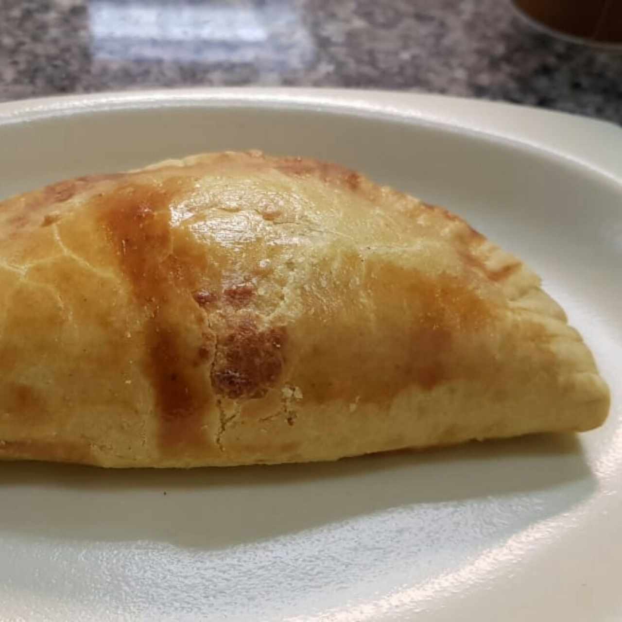 empanada artesanal de queso