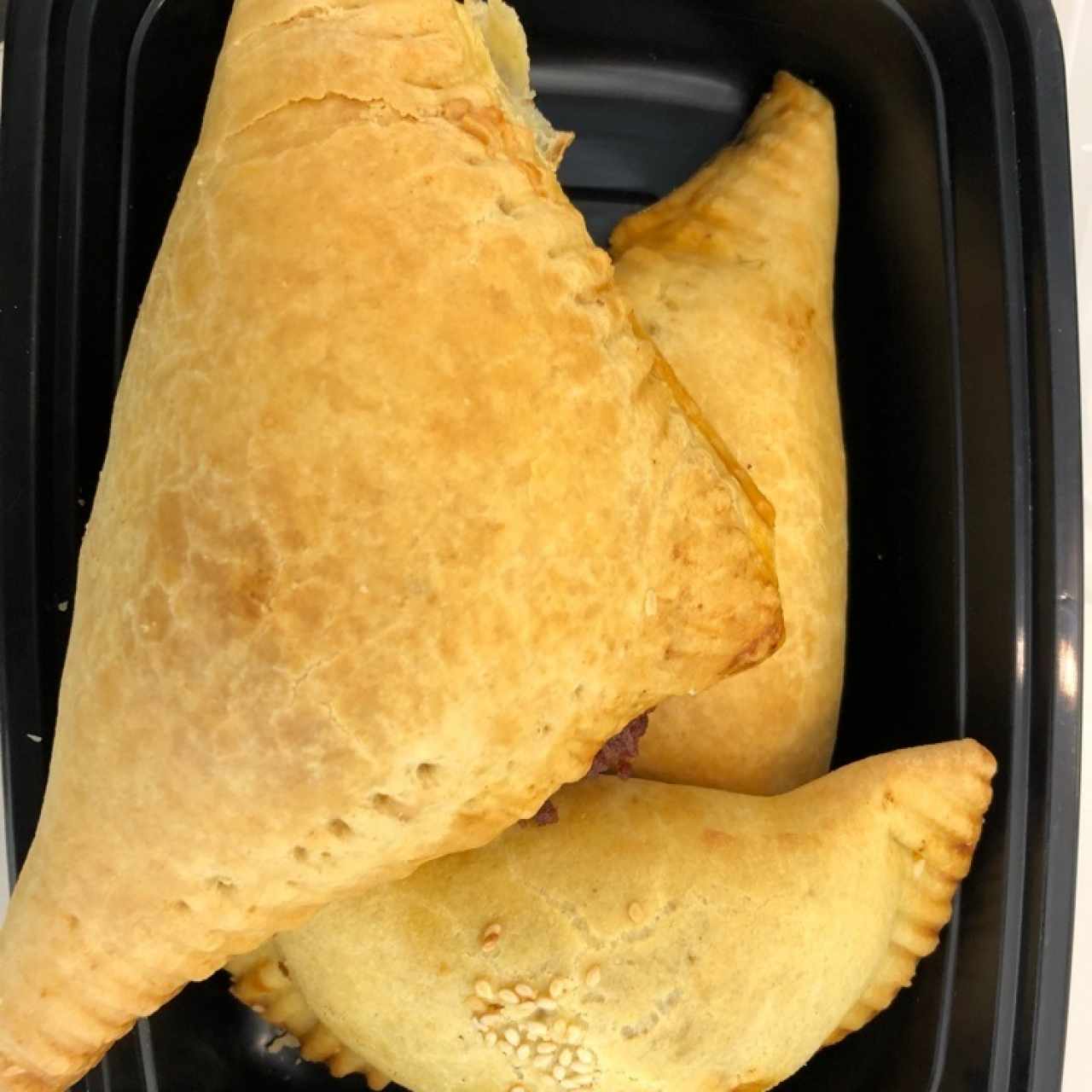 empanada de carne y cubanita