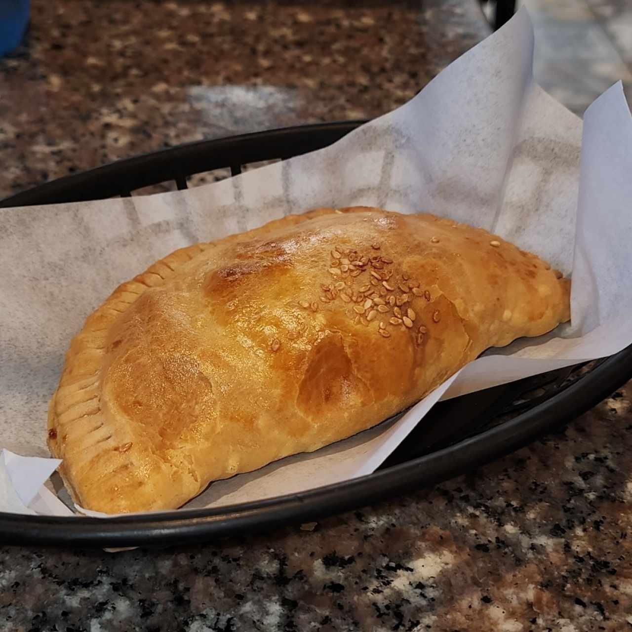 Empanada Artesana de Pollo