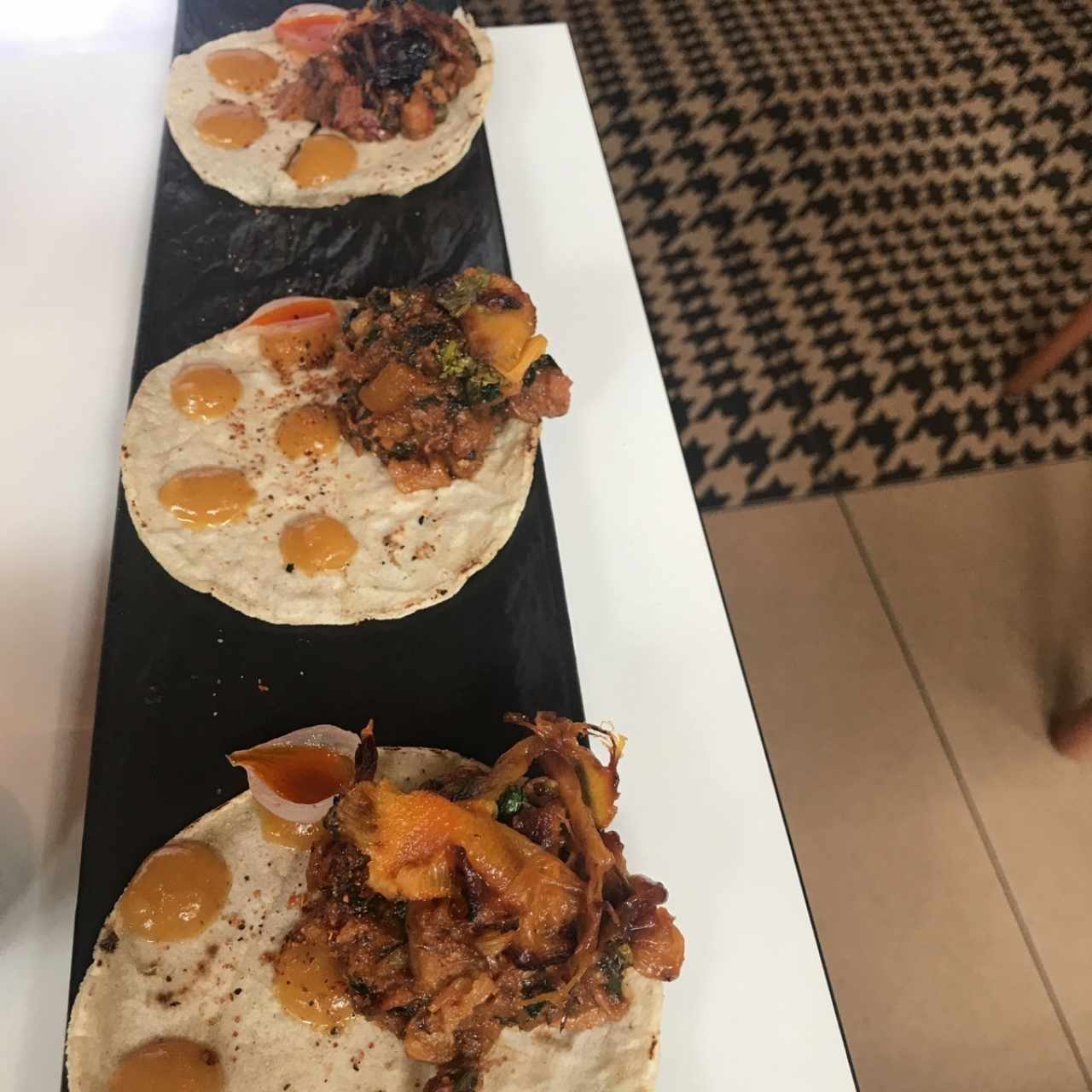 tacos de cochinillo 