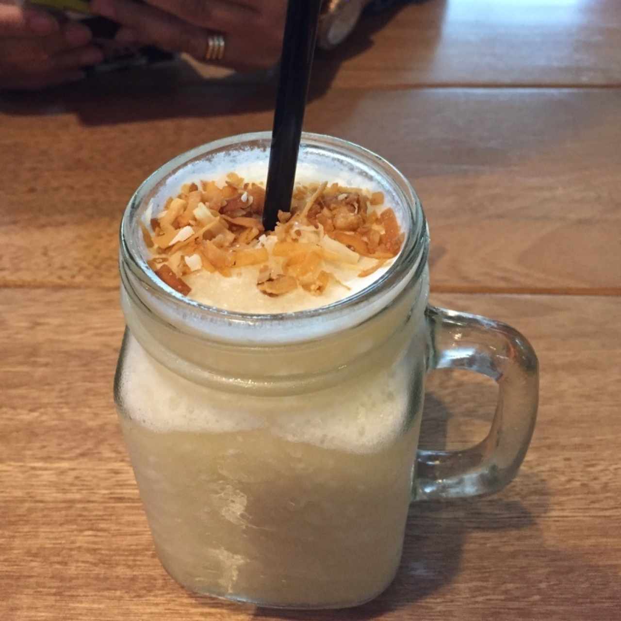 Jugo de piña, limón y coco