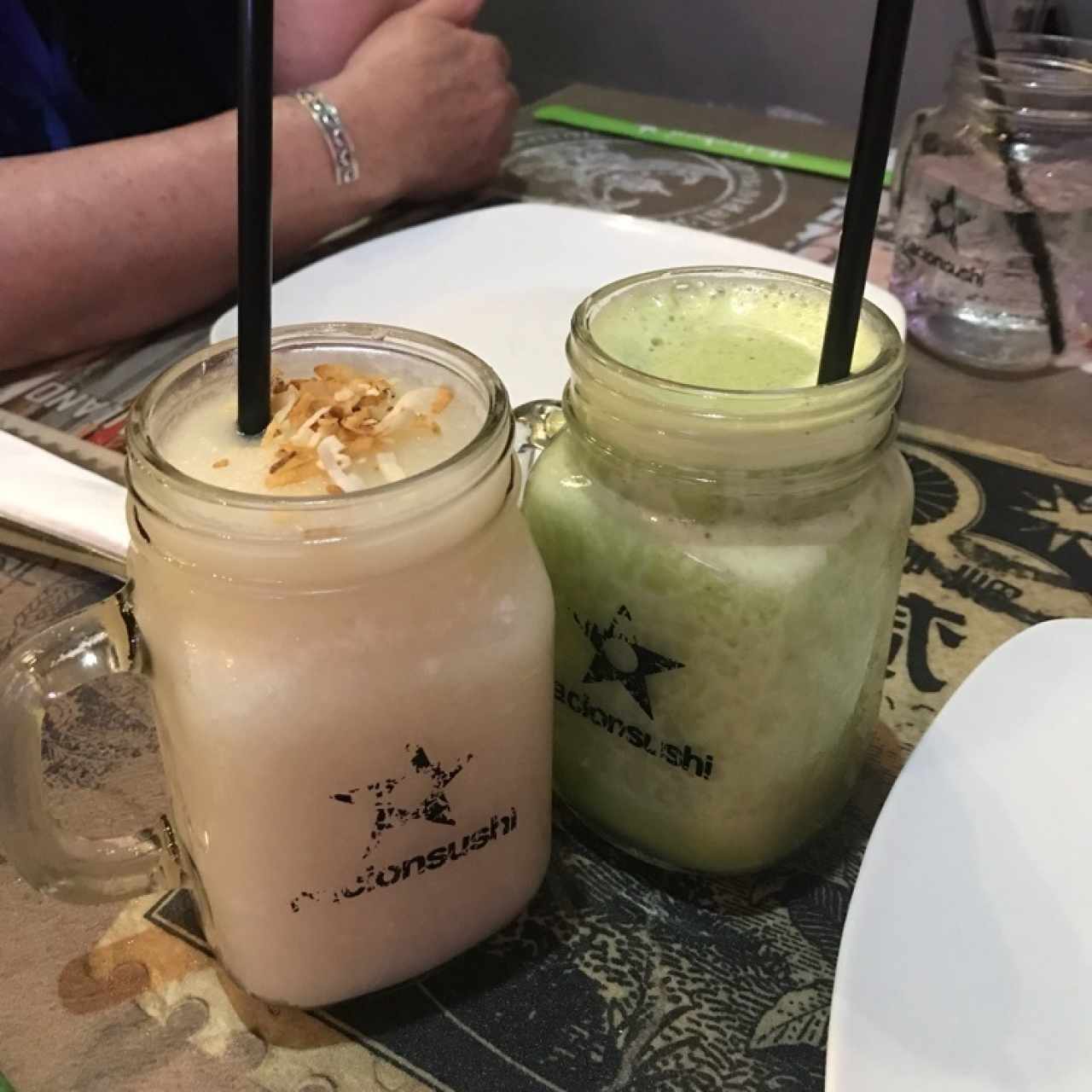 jugo de coco y jugo nación