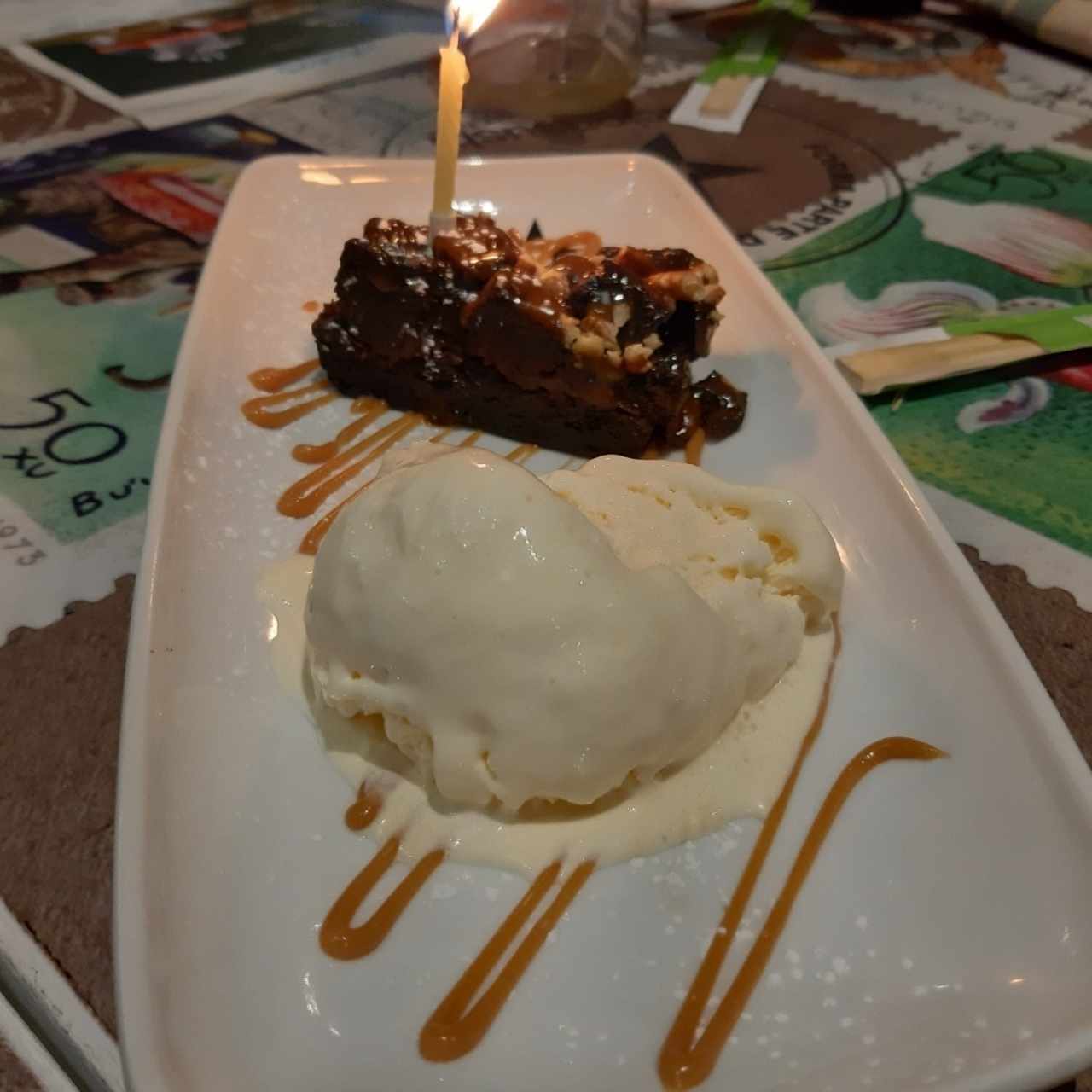 Brownie con helado