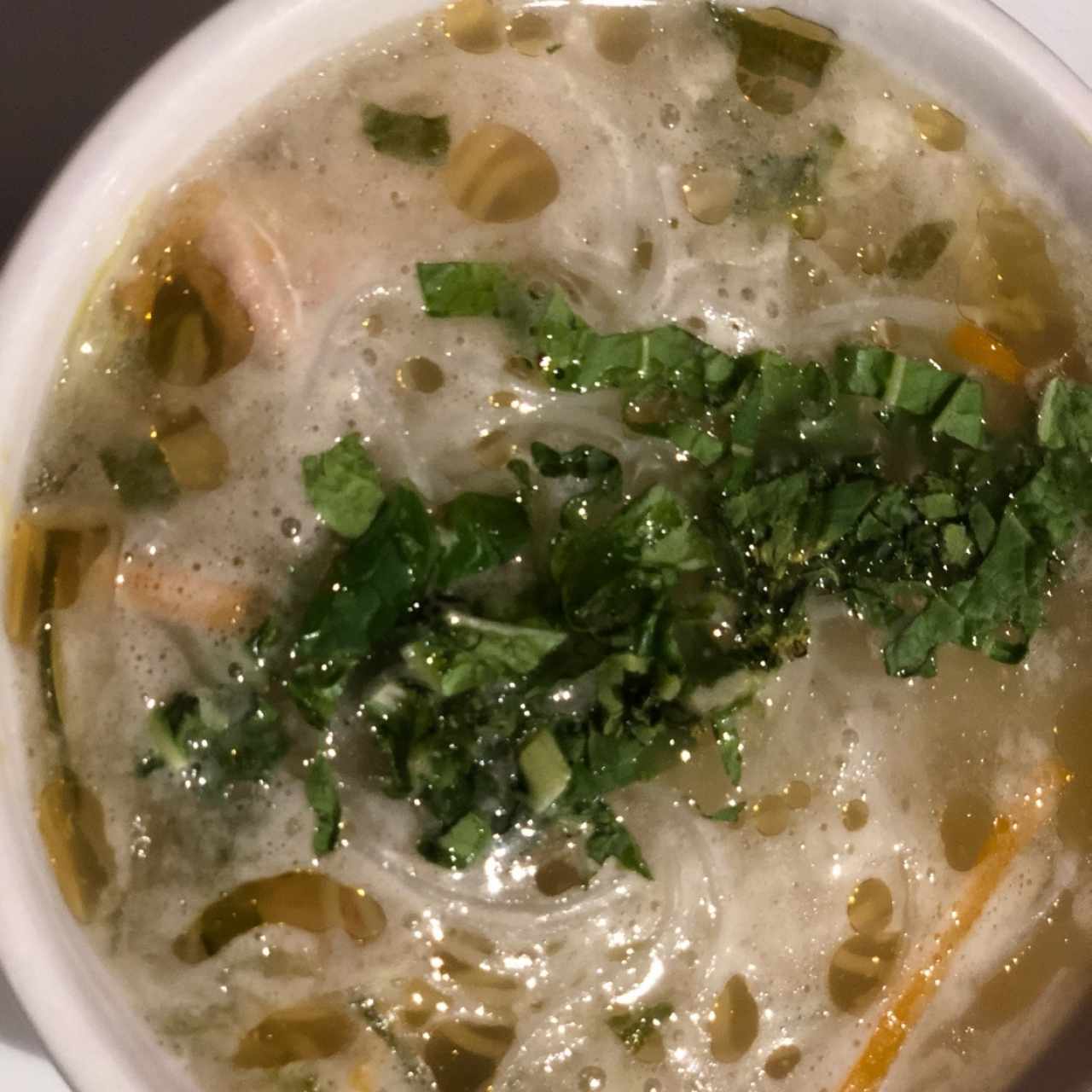 sopa de pollo