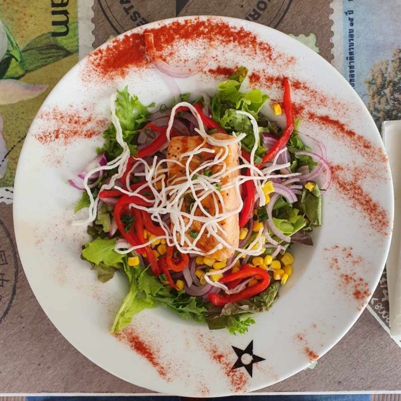 Ensalada Dadai de Salmón