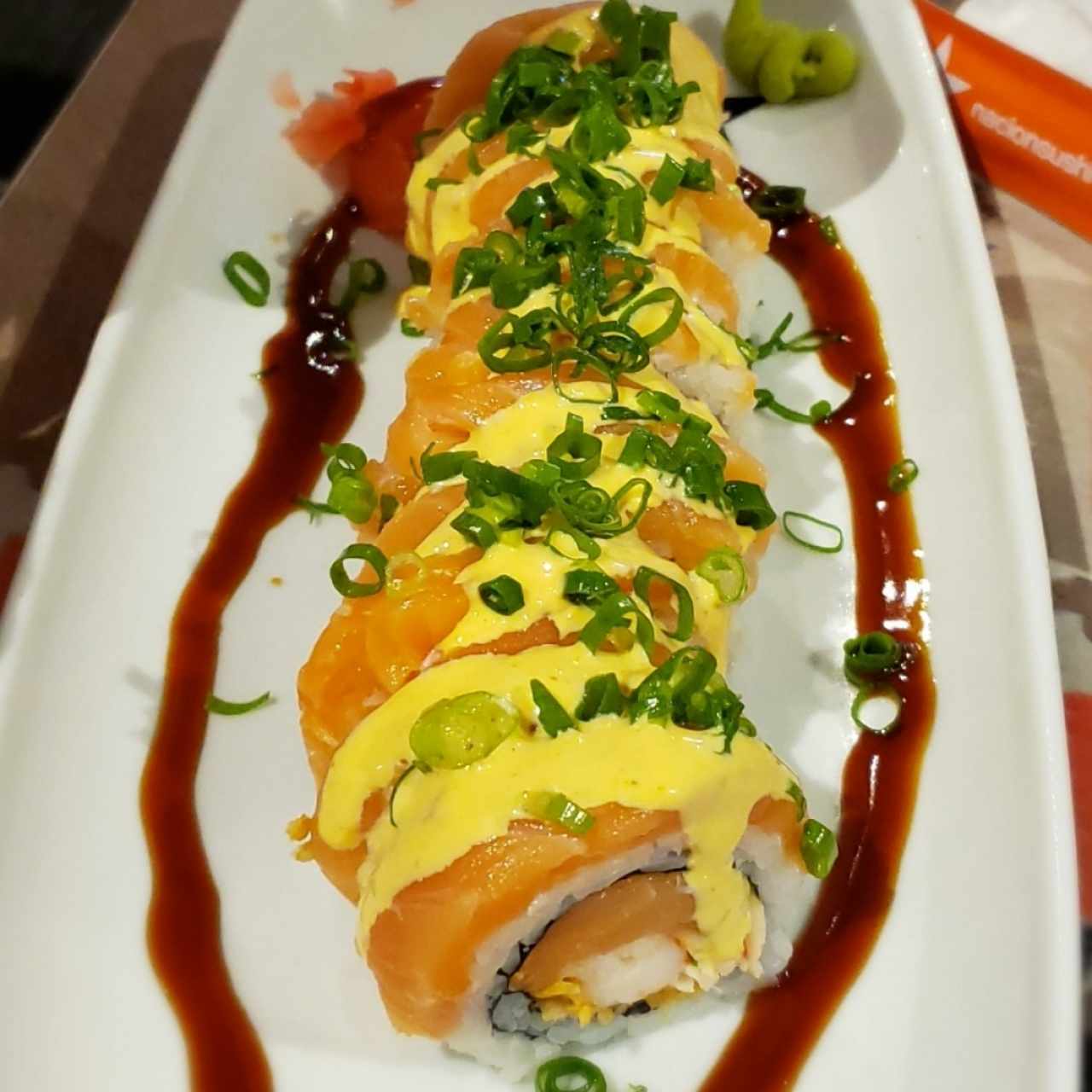 Salmón Roll