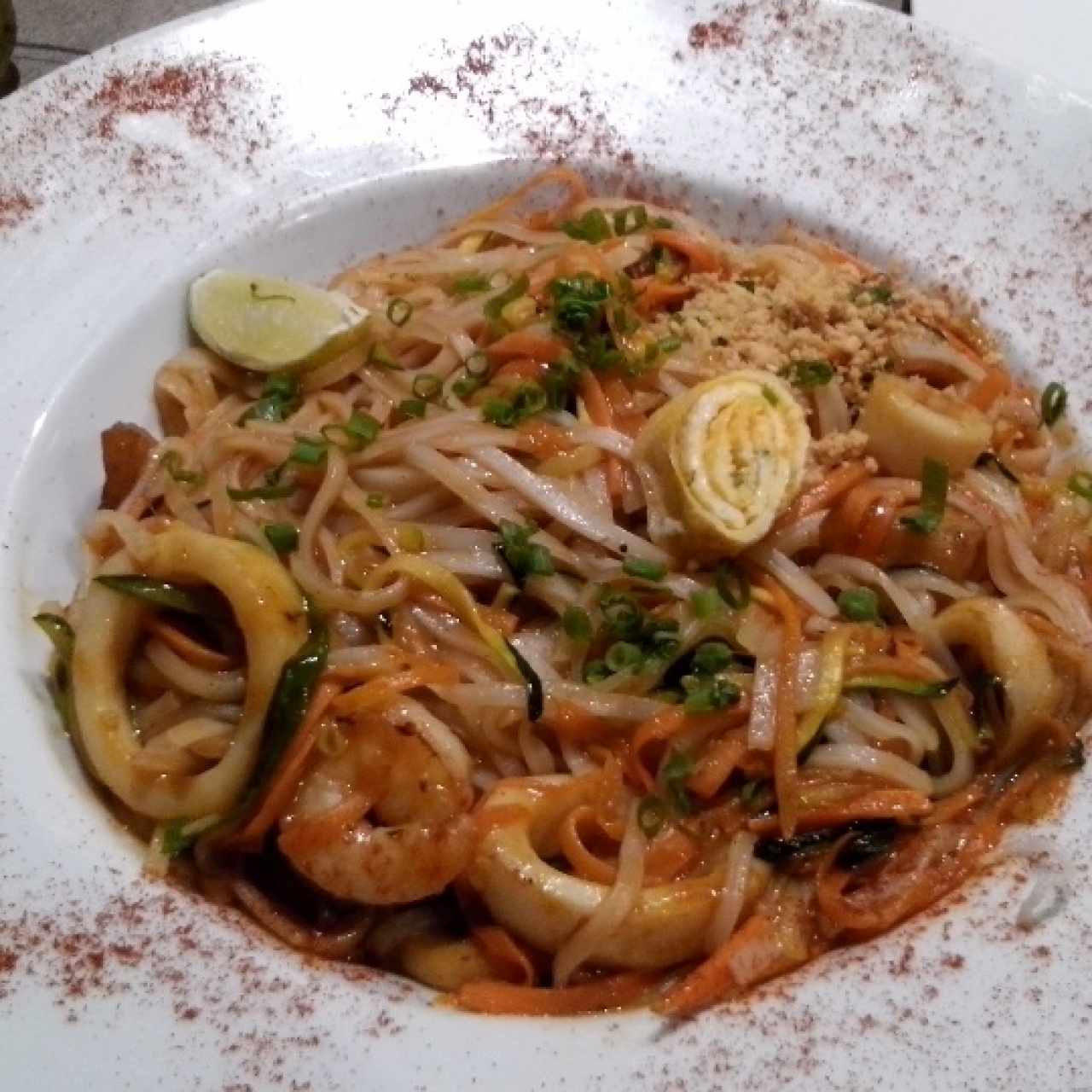 Phad thai de mariscos 