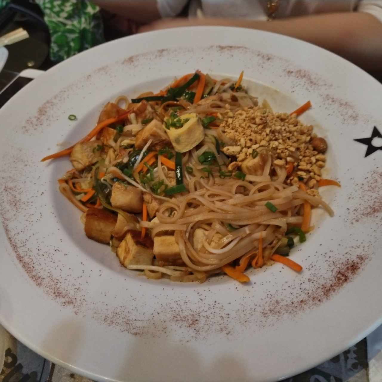 Pad Kee Mao de Pollo