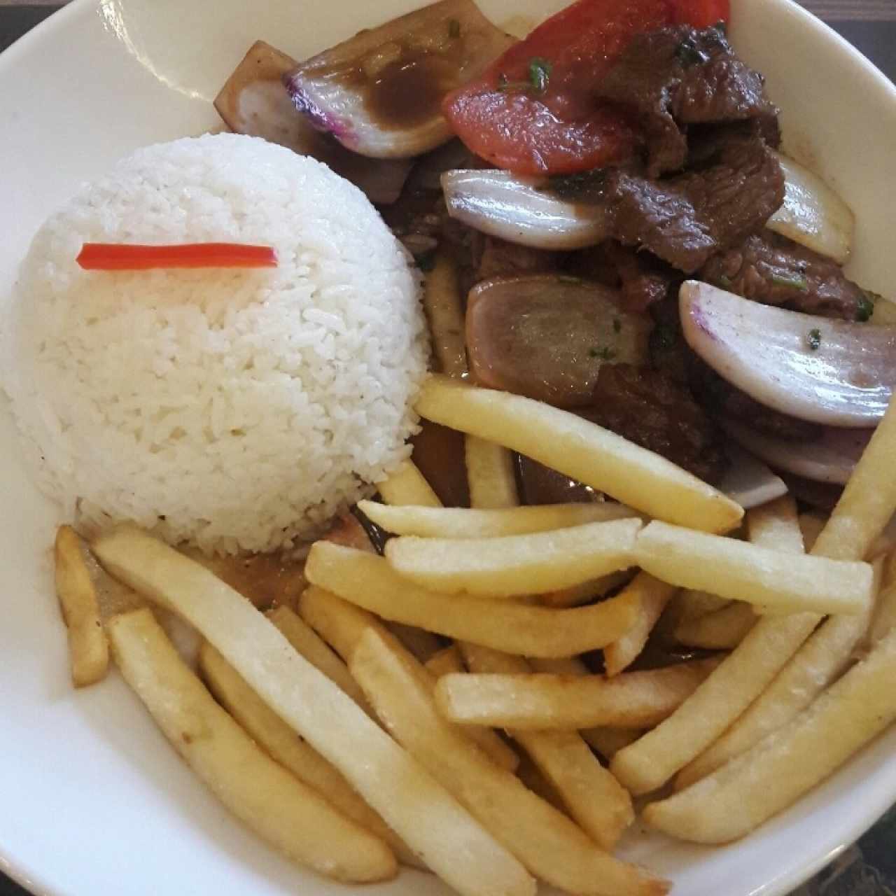 Lomo saltado