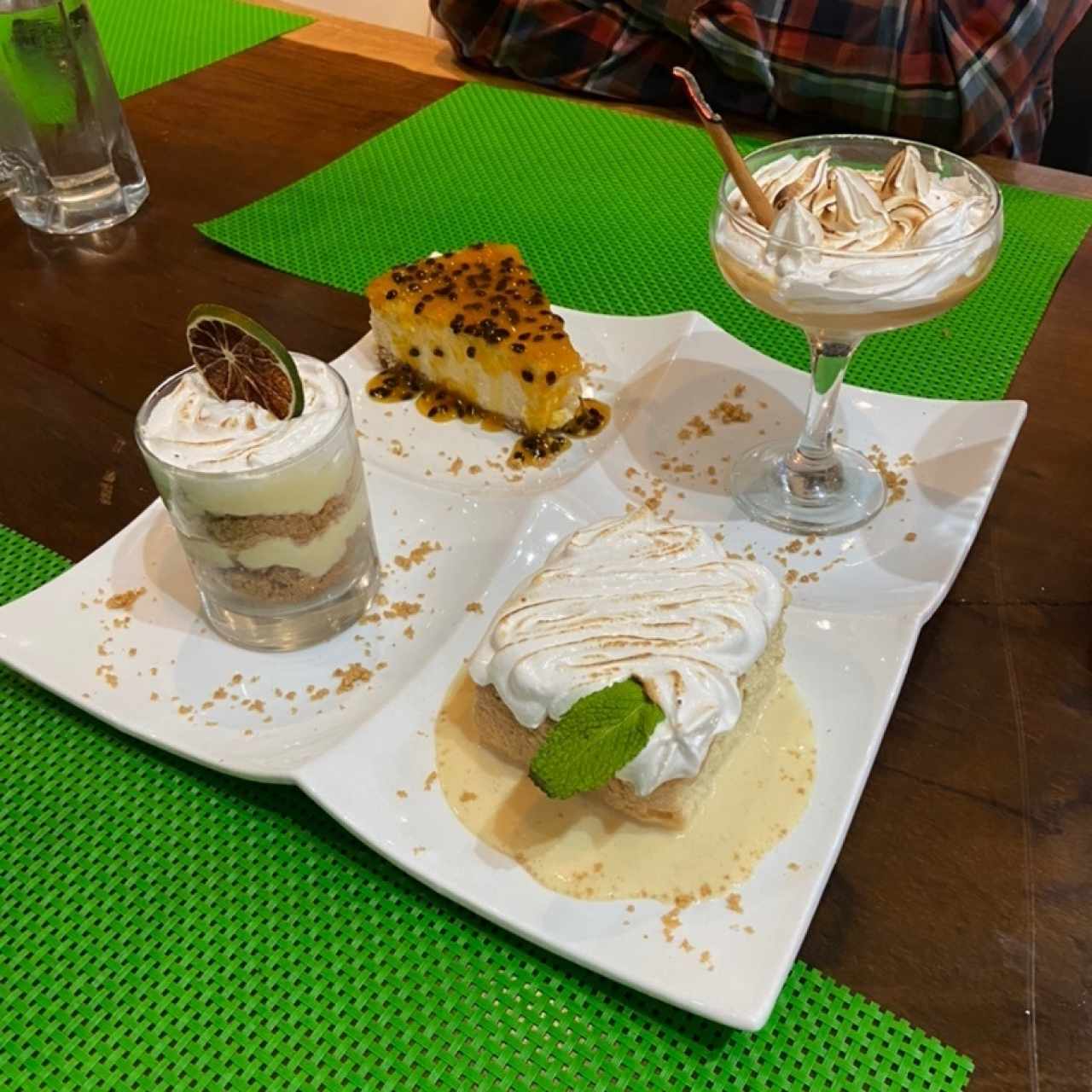 Tres leches, Pie de Limon, Cheese cake de Maracuya y Suspiro Limeño