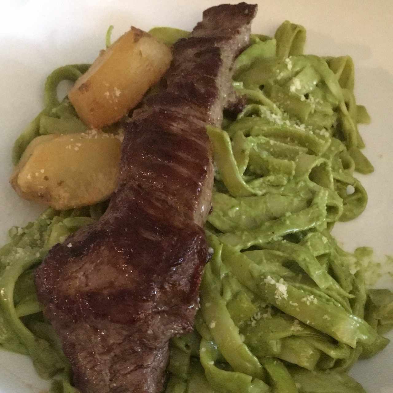 fetuccini con churrasco