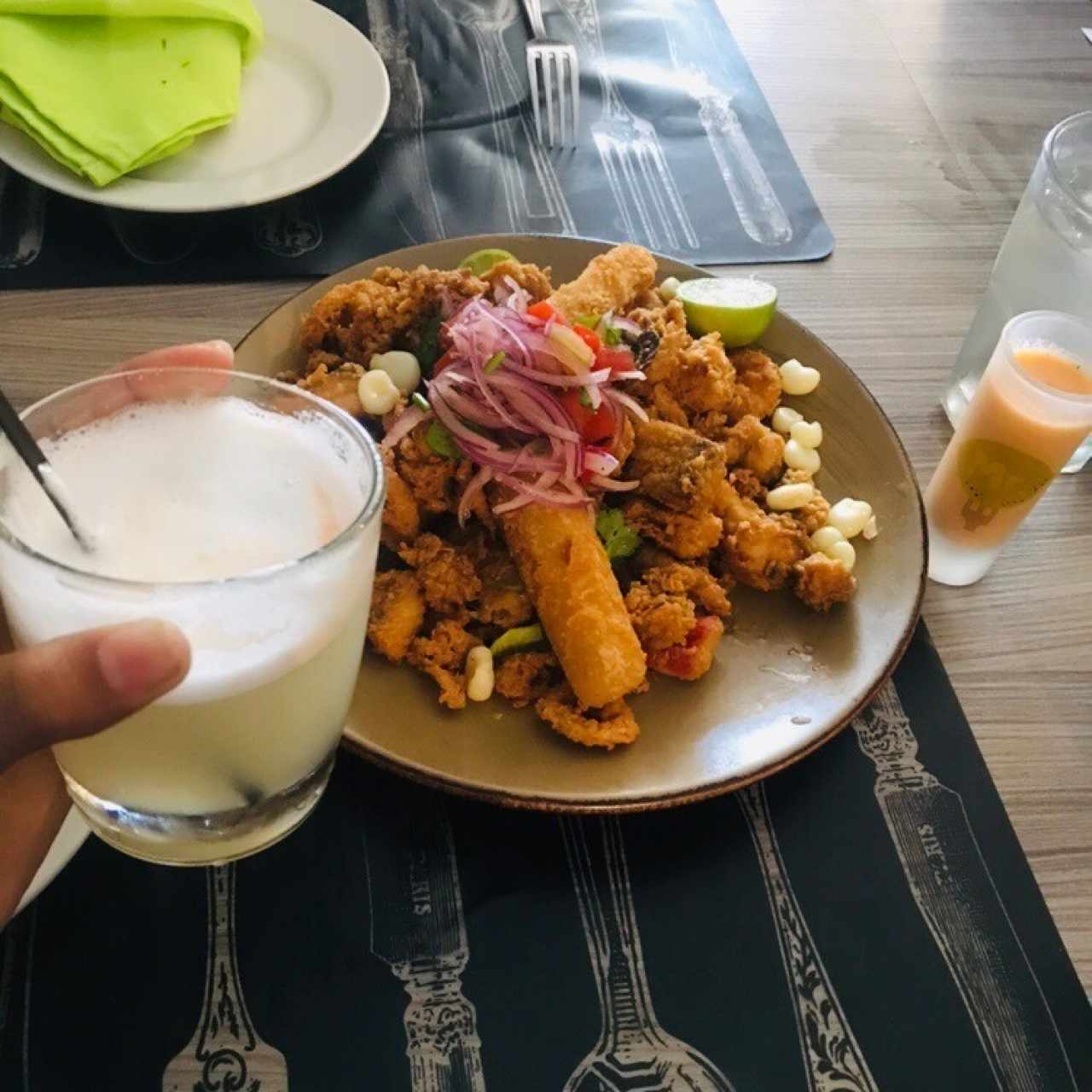 Jalea de Mar, con entrada cortesia leche de tigre