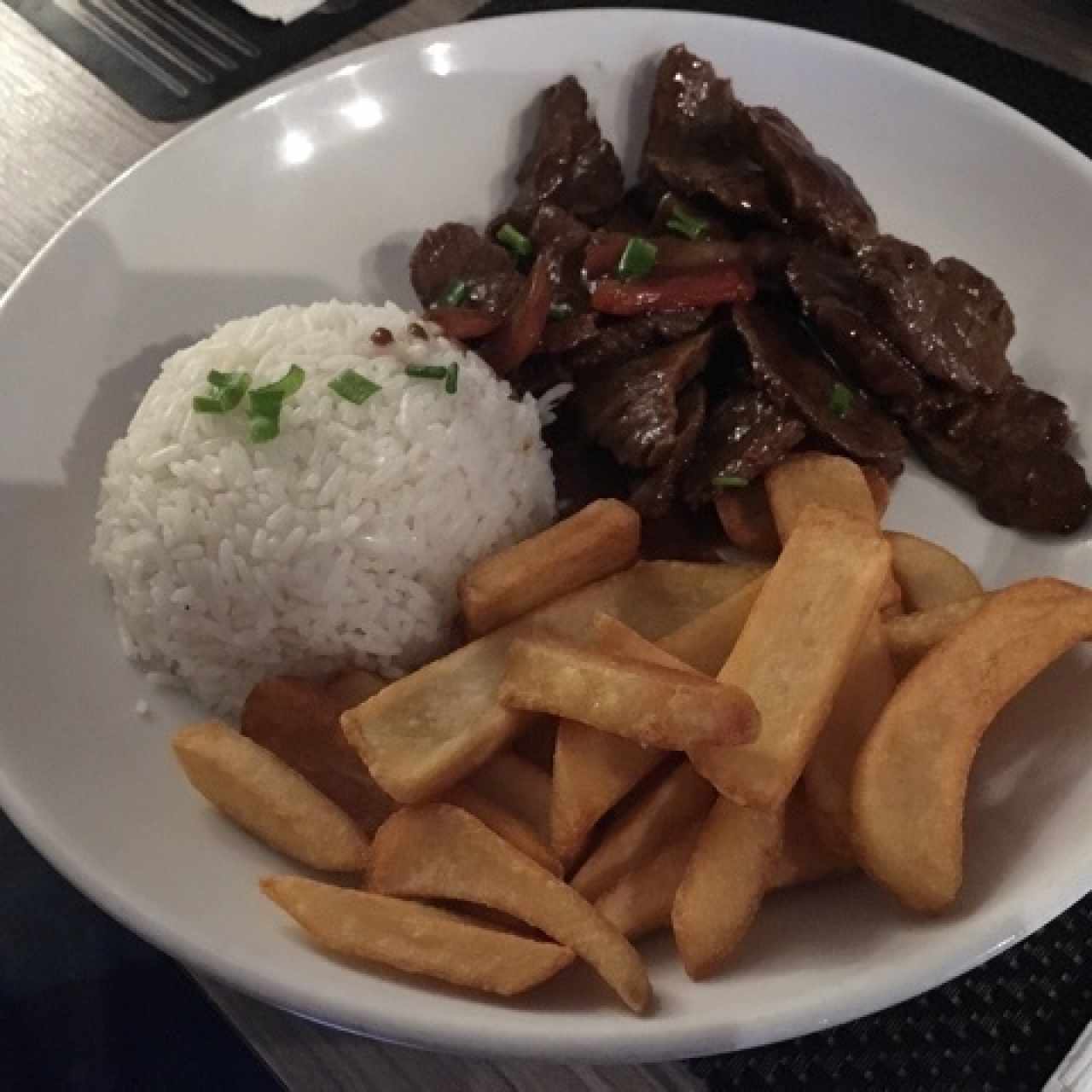 Lomo saltado