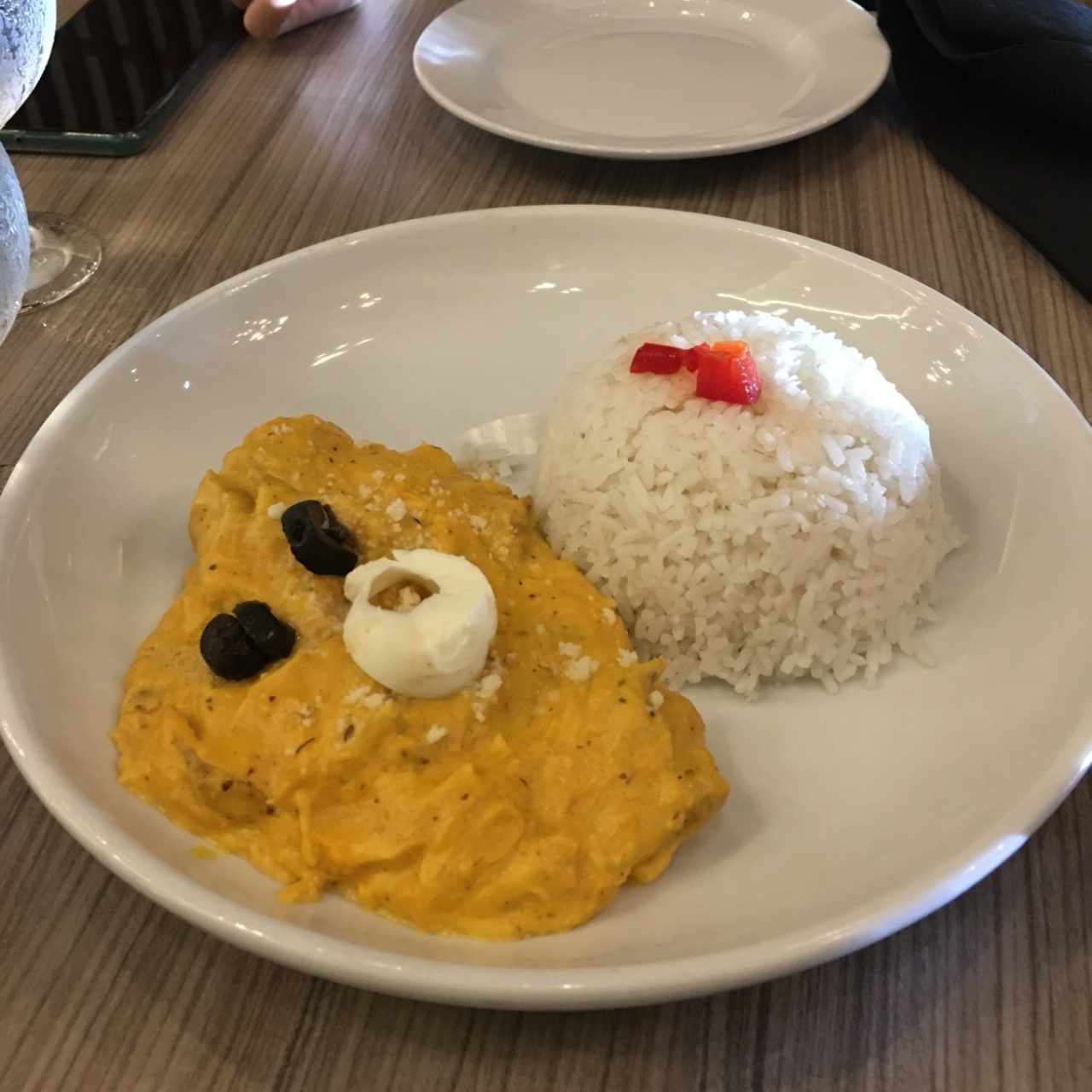 PLATOS PRINCIPALES - Aji de Gallina