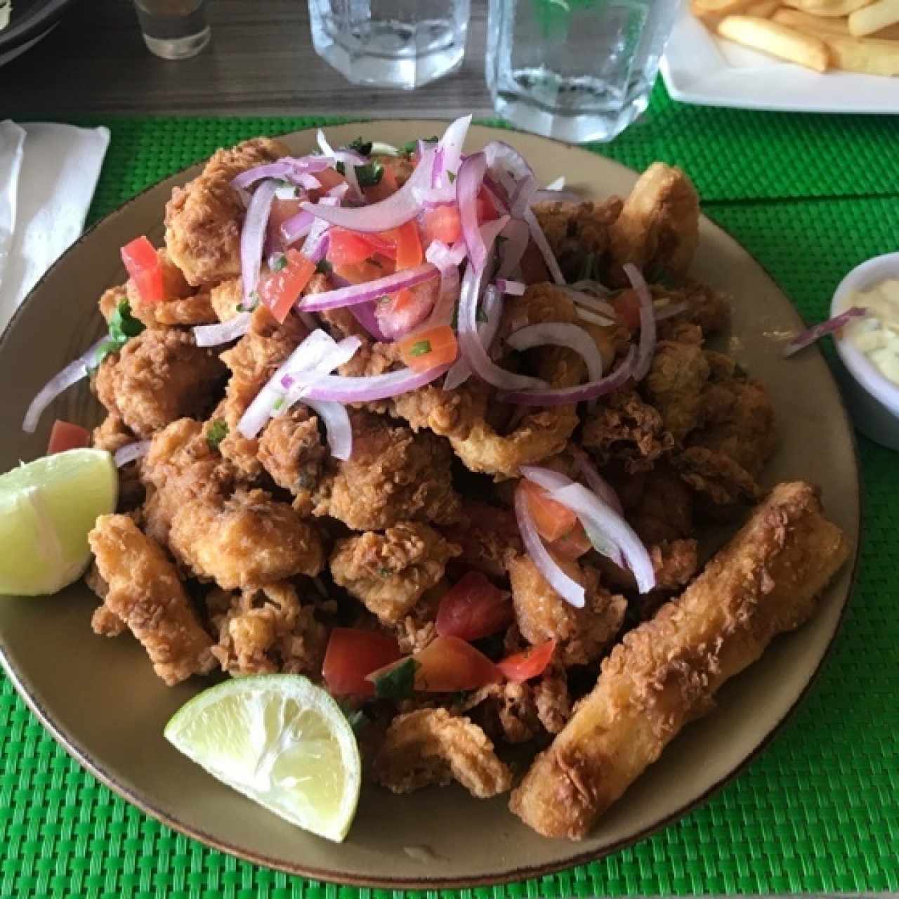 Jalea Mixta, deliciosa y puede ser para compartir entre dos junto a otro plato. 