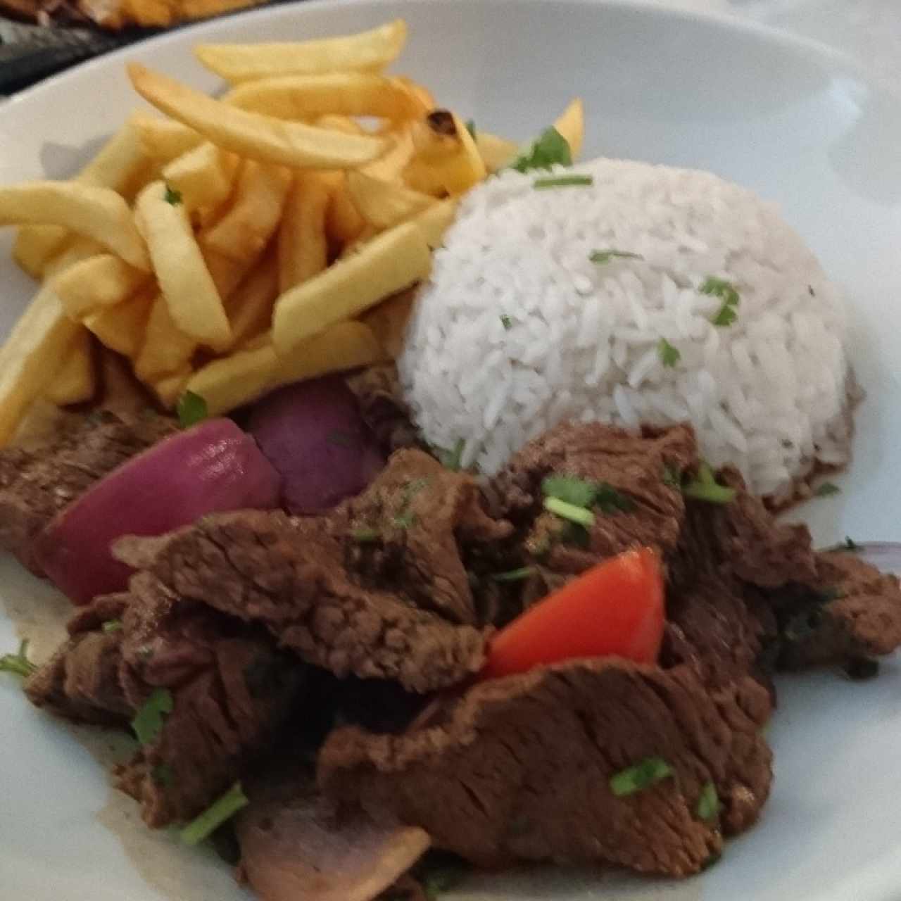 Lomo saltado 