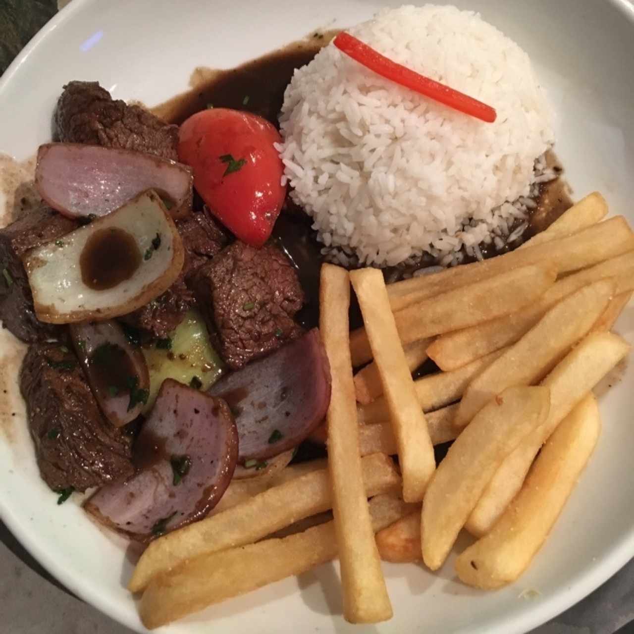 Lomo saltado