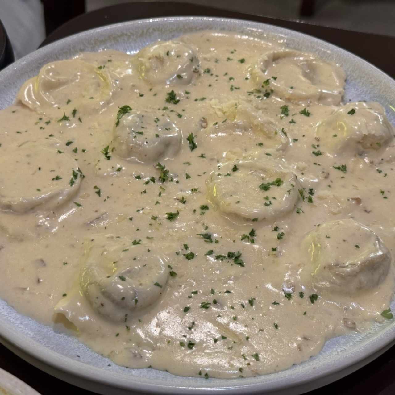 Raviolli de ricota y fungui
