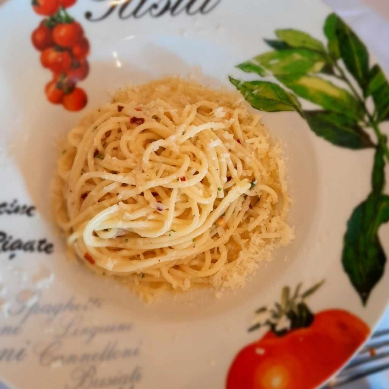 pasta al olió, parmesano y  peperoncini 