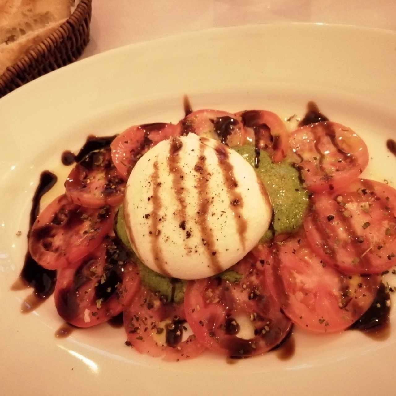 Antipasti - Burrata Caprese