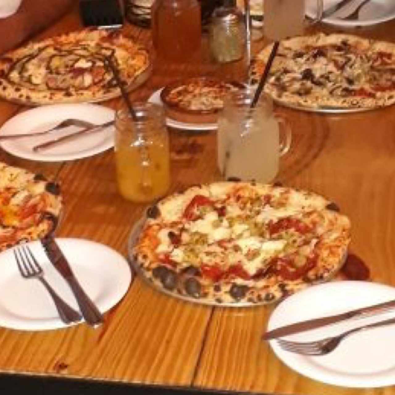 PIZZA ROJAS - BARRIO