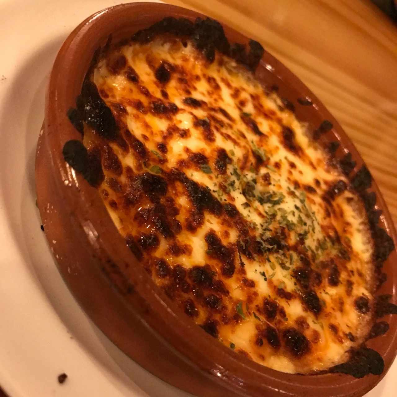 queso fundido con chorizo