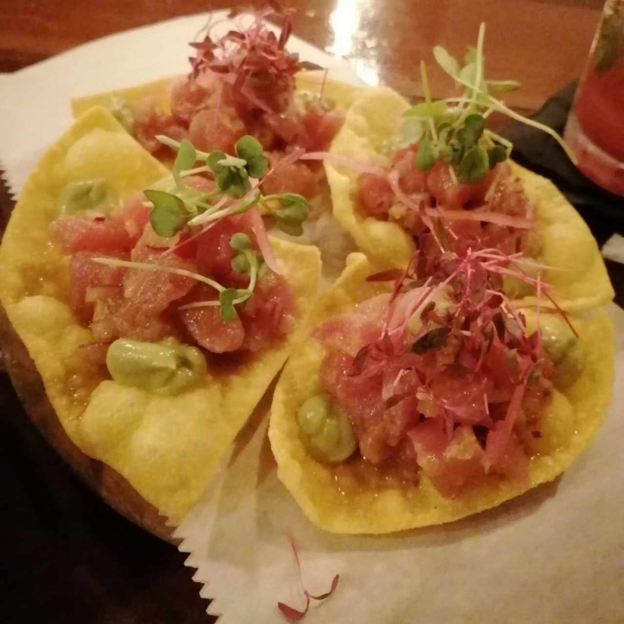 Atún Tartar y Tostadas de Wanton