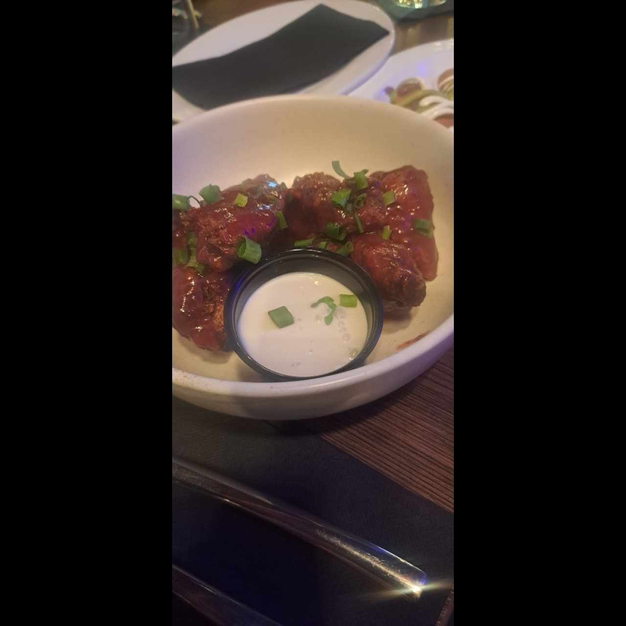 WINGS - STRAWBERRY-CHOMBO WINGS