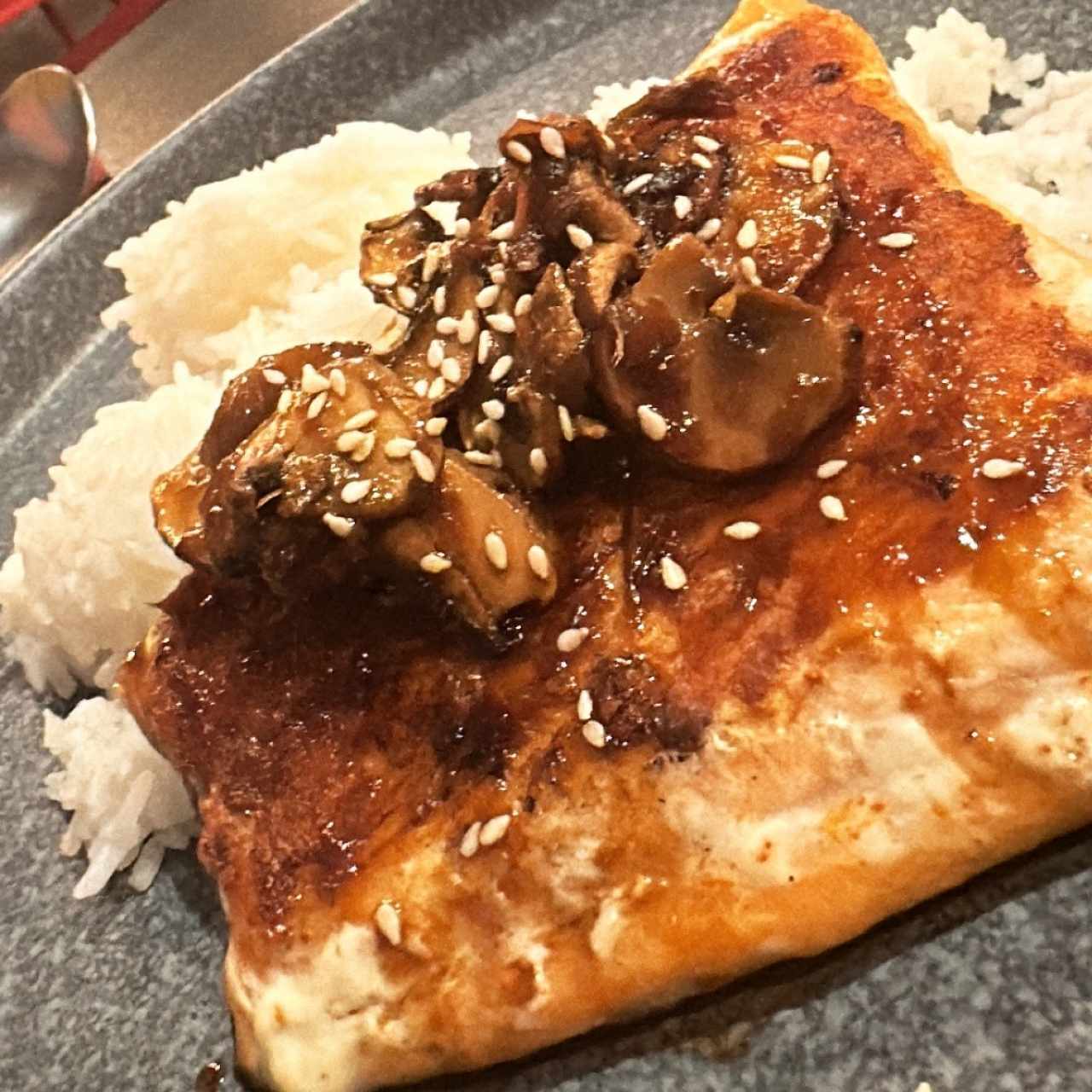 PLATOS FUERTES - SALMÓN TERIYAKI 2.0