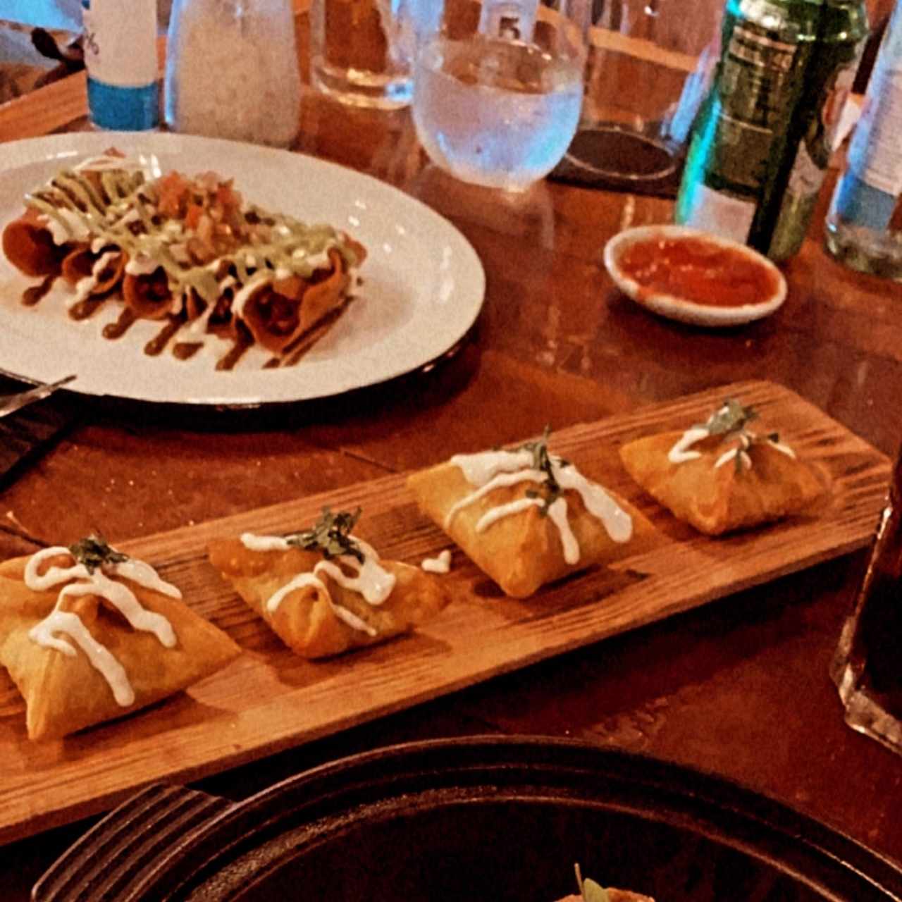 Atún Tartar y tostadas de wanton