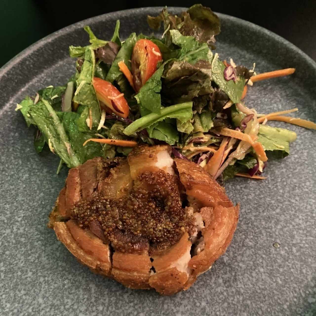 PLATOS FUERTES - CHICHARRÓN ENROSCADO