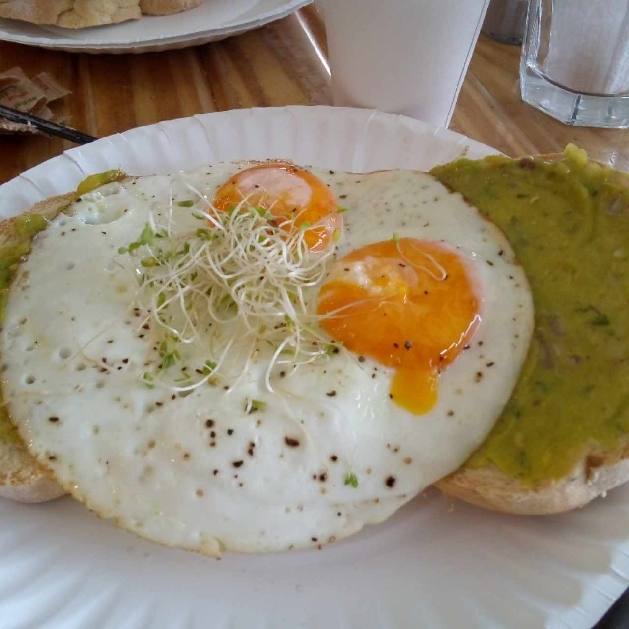 tostadas con guacamole