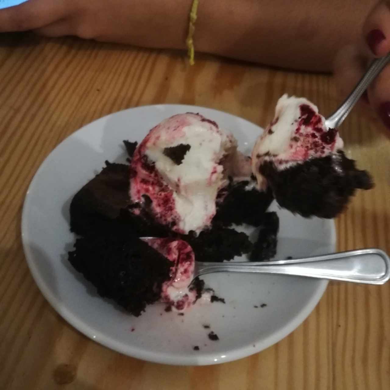 brownie con helado